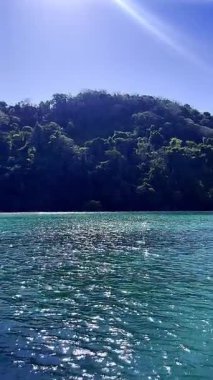 Adanın manzarası. Deniz Burnu