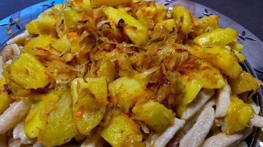 Lezzetli Asya yemeklerinin yakın görüntüsü