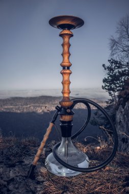 Bulutlu gün dağda nargile