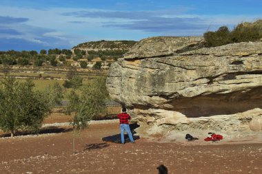 Doğayı keşfetmek ve keşfetmek.