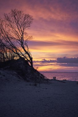 Aşık Sahil gün batımında 