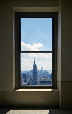 Bir pencere görünümünden Manhattan