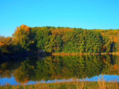 Gölde gün batımı