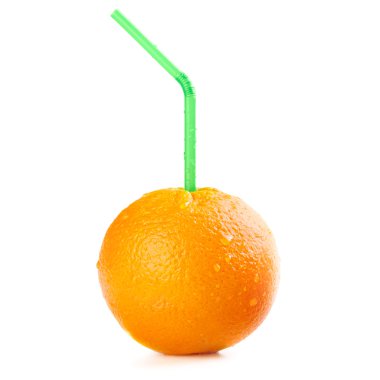 Olgun turuncu meyve cilt ve kokteyl s su damlaları ile