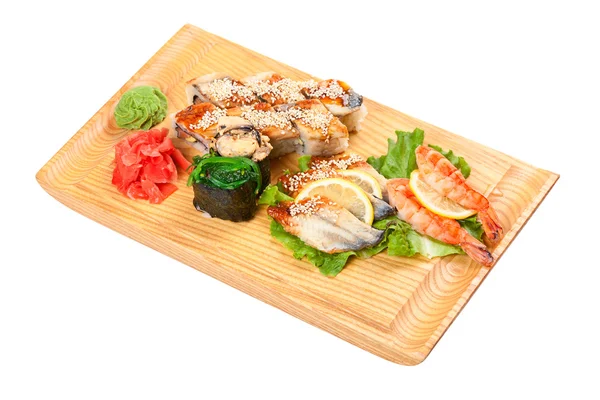 Karışık sushi tabağı — Stok fotoğraf
