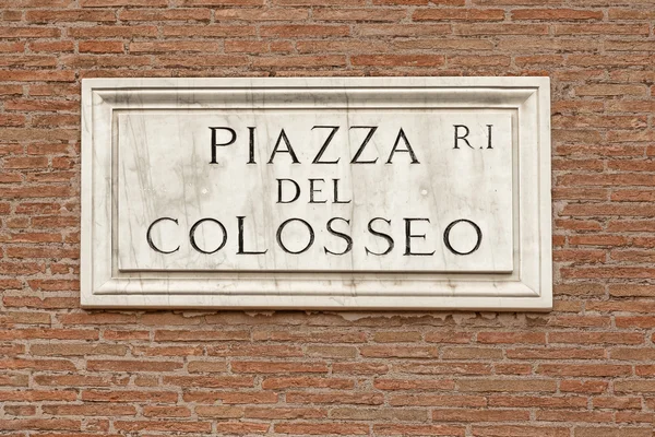 Cartel callejero de Piazza Del Colosseo en Roma, Italia —  Fotos de Stock