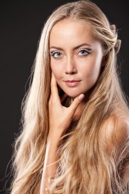 güzel sarışın kız