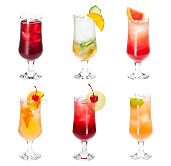 Beyaz arka plan üzerinde izole alocohol kokteyler kümesi