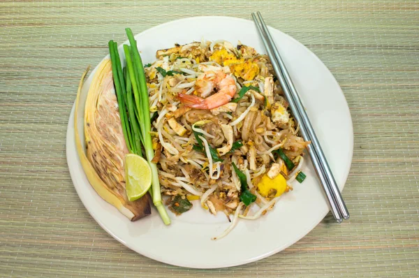 Almofada tailandesa, comida tailandesa — Fotografia de Stock