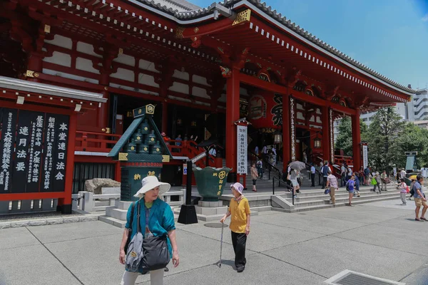 日本东京朝冈市一座庙宇的Kanda Myojin门 — 图库照片