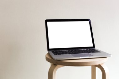 İzole ekran ile açık dizüstü