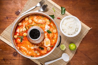 spicy prawn soup or tom yum goong 