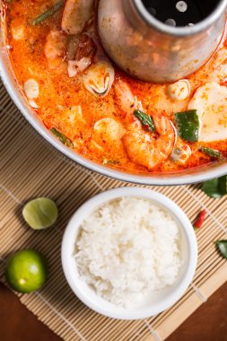 spicy prawn soup or tom yum goong 
