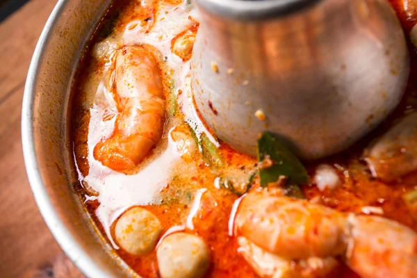 Spicy prawn soup or tom yum goong — Stockfoto