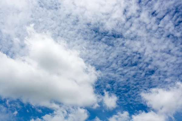 Blauer Himmel — Stockfoto