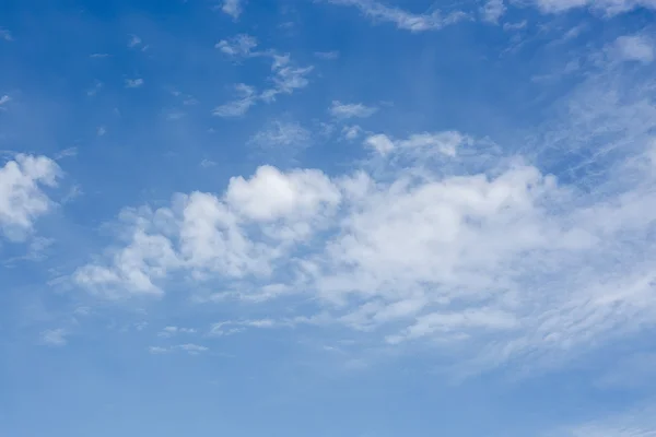 Blauer Himmel — Stockfoto