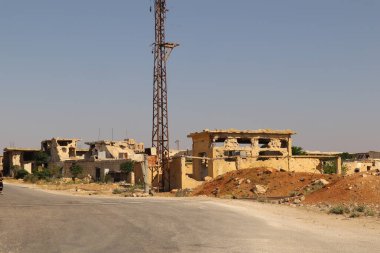 Savaş Halep, Suriye 'yi yıktı. Ağır hava saldırıları ve şiddetli cephe savaşları sonrasında yıkılan binalar savaşın vahşetini, insanların çektiği acıları ve acilen yeniden yapılanma ve barış ihtiyacını gösteriyor..