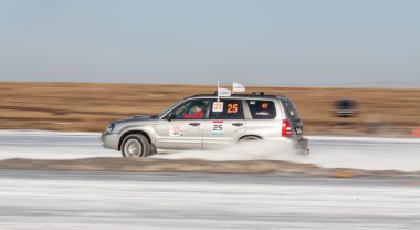 Subaru Forester buz parça gümüş