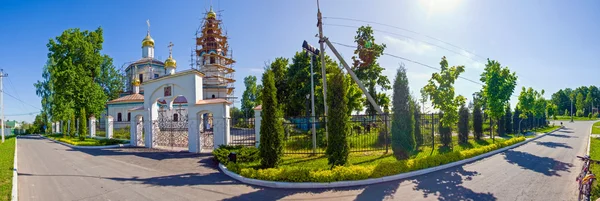 Odbudowa kościoła panorama — Zdjęcie stockowe