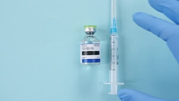 Covid-19 Coronavirus疫苗、医生手持截肢、新药研发、疫苗接种 — 图库视频影像