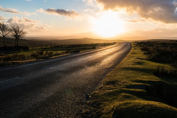 Zmierzch drogi Dartmoor Obraz Stockowy