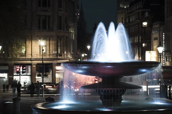 Fontana notturna di Trafalgar morbida — Foto Stock