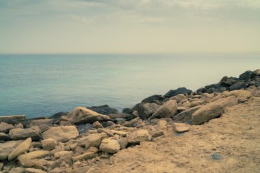 Alicante kıyısında taş ışık