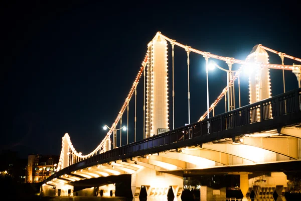Chelsea bridge świecące — Zdjęcie stockowe