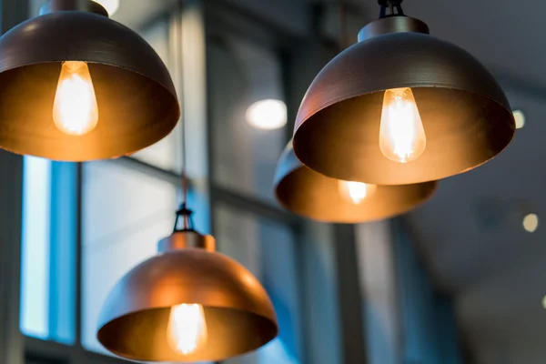 Alışveriş merkezinde ışıklar