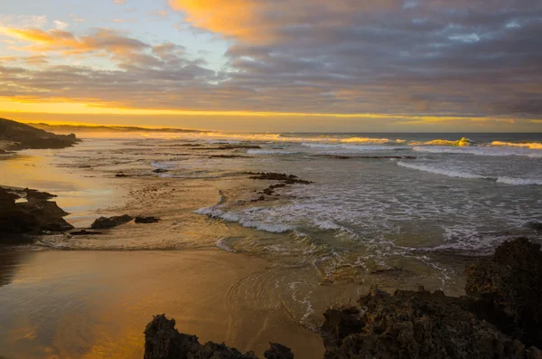 Nascer do sol praia de ascensão de Stony pequeno mergulho Conservation Park — Fotografia de Stock