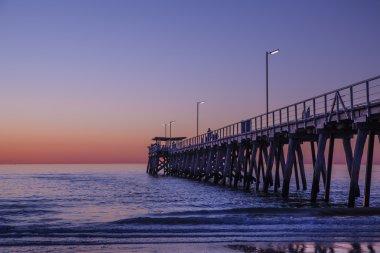 Gün batımında Jetty