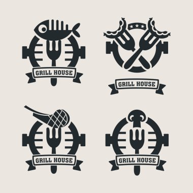 Izgara çubuğu etiketlerini, logolarını ayarlayın. Etiket Steakhouse. Izgara restoran etiketleri ve tasarım elemanları. Izgara sosis, balık ızgara sebze ızgara mantar, ızgara kuzu.