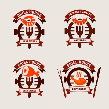  Izgara çubuğu etiketlerini, logolarını ayarlayın. Etiket Steakhouse. Izgara restoran etiketleri ve tasarım elemanları. Domuz eti, karides, sosis, ızgara tavuk