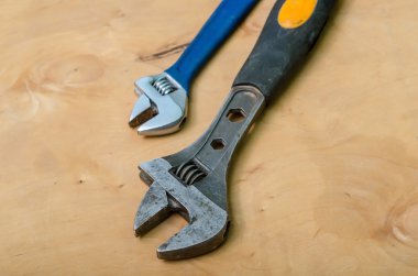 Grup somun anahtarları