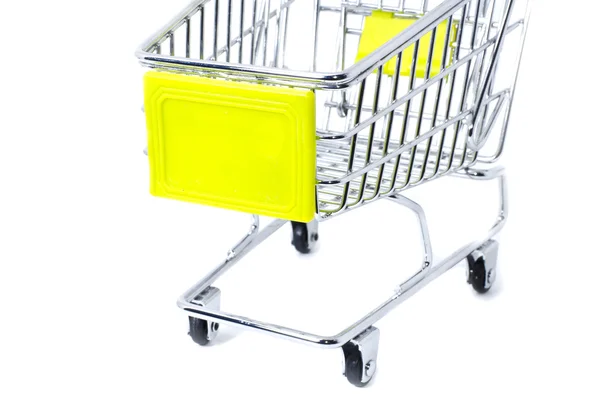 Beskurna framifrån shopping trolley, isolerad på vit bakgrund — Stockfoto