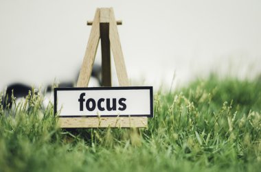 yumuşak bokeh ve vergi ile bulanık görüntü. Arial görünümü güzel ve yaratıcı scooter ve el işi bicyce