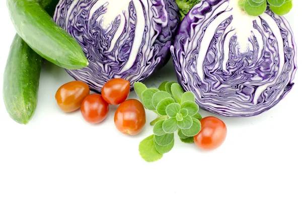 Avskallede økologiske og ferske grønnsaker – stockfoto