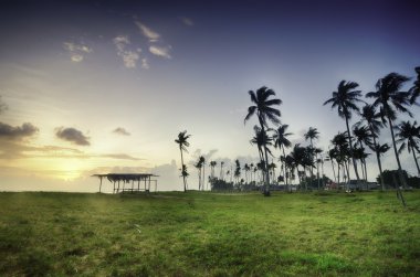 huzur görüntü günbatımı sırasında kıyıya yakın Köyü