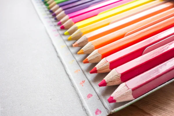 Farbują ołówek na papierze pole — Zdjęcie stockowe