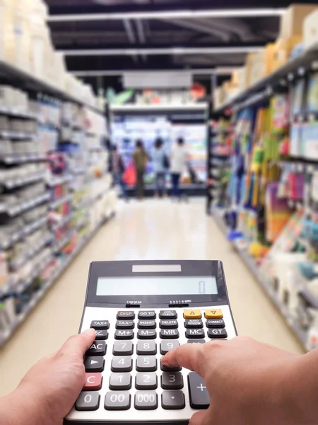 Conceito de custo de vida no supermercado — Fotografia de Stock