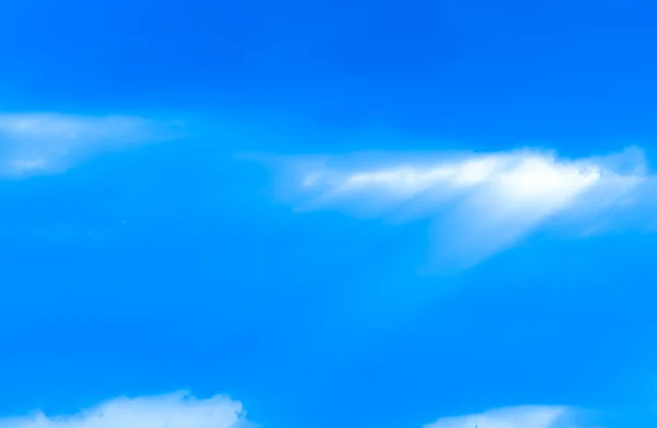 Blue sky with white clouds — Stock Photo, Image