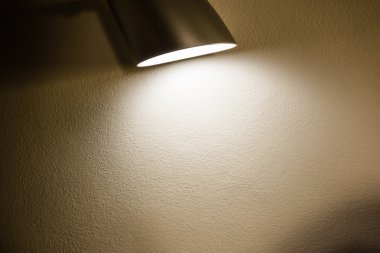 Beton duvar, dijital efekt vintage tarzı lamba aydınlatma