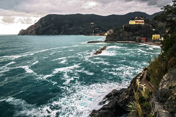 Vista Panorámica Bahía Monterosso Mare Pueblo Con Acantilado Sendero Mar — Foto de Stock