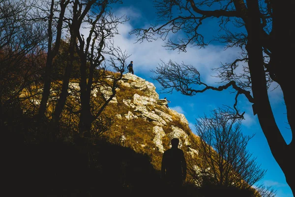 Hiker Silhouette Reaching Mountain Peak Autumn Forest Italy — Stock Photo, Image