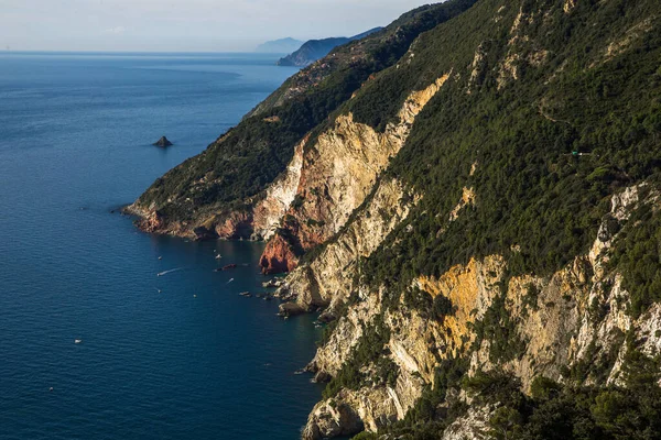 Cinque Terre Milli Parkı Nın Eşsiz Yüksek Açılı Deniz Manzarası — Stok fotoğraf