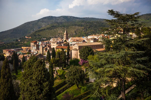 Tivoli, Lazio, İtalya şehrin üzerinde göster