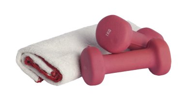 Beyaz arka planda halter ve havlu