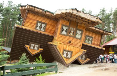 Szymbark, Polonya-Temmuz 2015.House Temmuz 2015.Editorial.Horizontal Szymbark köyünde çatıda duran