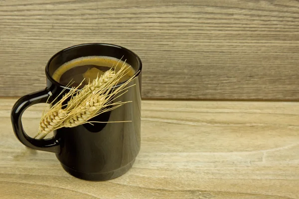 Kahve tahıl tahıl, bardak Mısır gevreği kulakları ile