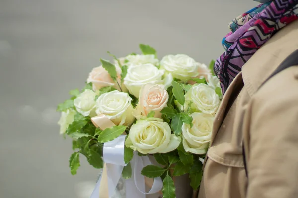 Fehér Rózsa Csokor Menyasszonyi Csokor Fehér Rózsák Rövidre Vágott Összegyűjtött — Stock Fotó